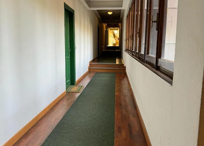 Collina Fleming 32 Apartment