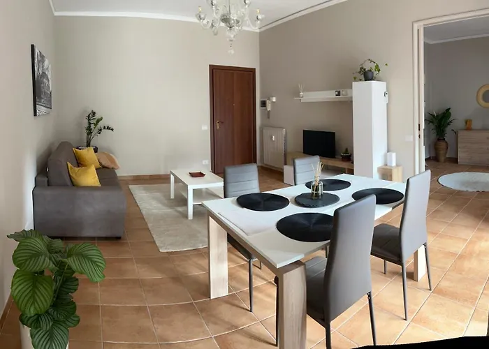 Collina Fleming 32 Apartment