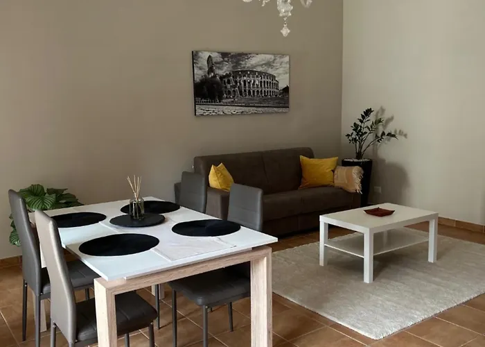 Collina Fleming 32 Apartment *